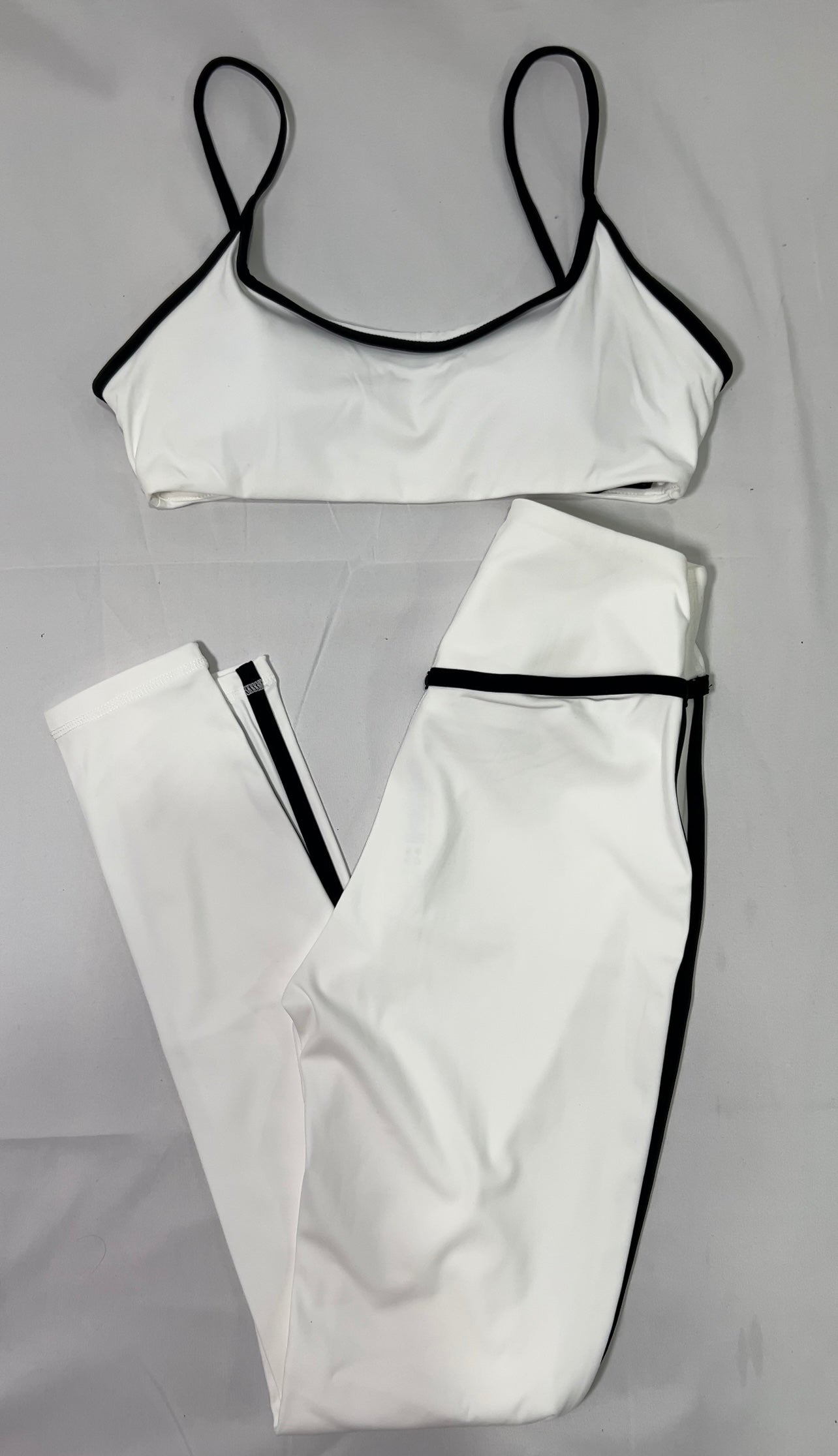 white contrast set